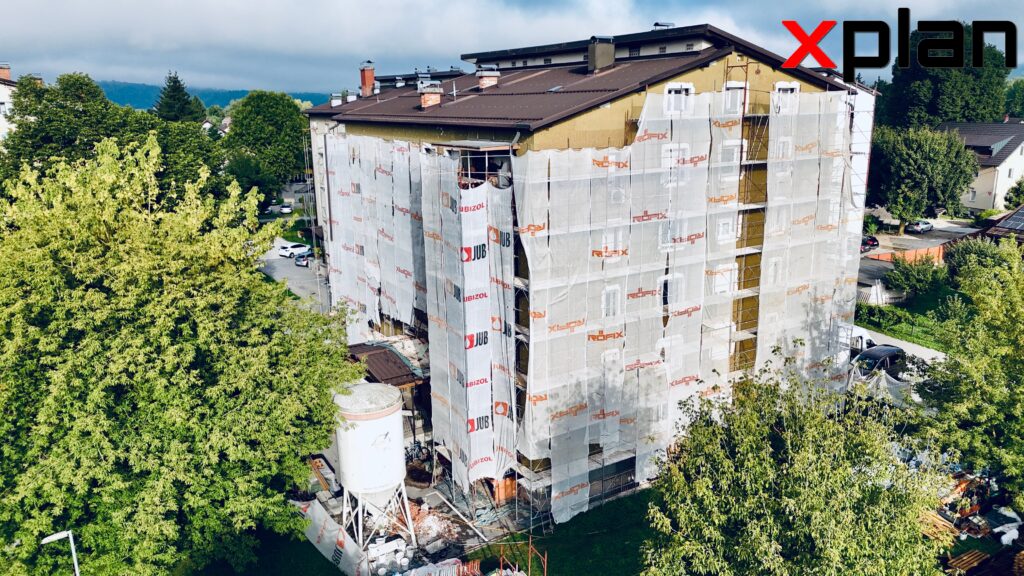 Energetske sanacije: izvedba fasade večstanovanjske stavbe iz arhiva XPLAN